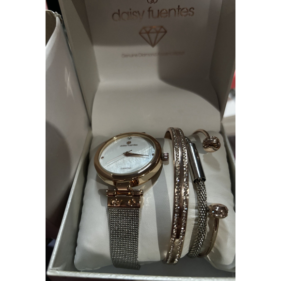 Daisy Fuentes Womens Elegant Style Two tone Rose Gold/Silver Watch Set DF202TTRG - Picture 4 of 7